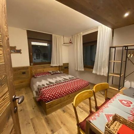 La Chambre De Chaloz วัลตูร์นอนช์ ภายนอก รูปภาพ